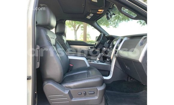 Acheter Import Voiture Ford Club Wagon Beige à Import - Dubai, Hhohho Acheter Import Voiture Ford Club Wagon Beige à Import - Dubai, Hhohho