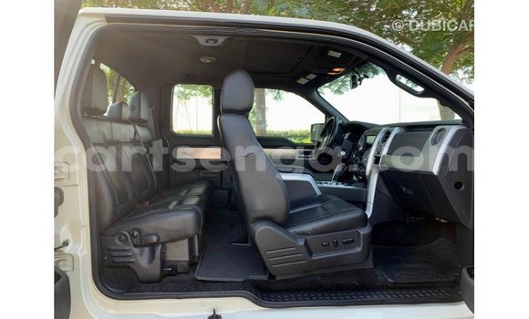 Acheter Import Voiture Ford Club Wagon Beige à Import - Dubai, Hhohho Acheter Import Voiture Ford Club Wagon Beige à Import - Dubai, Hhohho