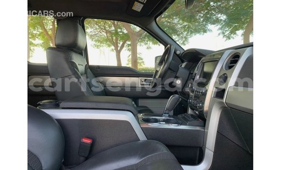 Acheter Import Voiture Ford Club Wagon Beige à Import - Dubai, Hhohho Acheter Import Voiture Ford Club Wagon Beige à Import - Dubai, Hhohho