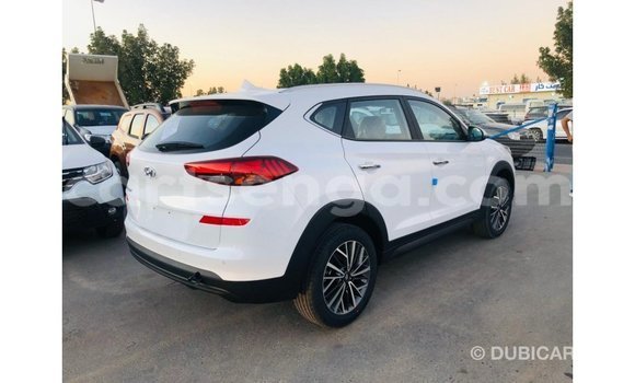 Nunua Imported Hyundai Tucson White Gari ndani ya Import - Dubai nchini Hhohho Nunua Imported Hyundai Tucson White Gari ndani ya Import - Dubai nchini Hhohho
