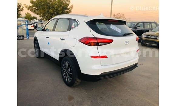 Nunua Imported Hyundai Tucson White Gari ndani ya Import - Dubai nchini Hhohho Nunua Imported Hyundai Tucson White Gari ndani ya Import - Dubai nchini Hhohho