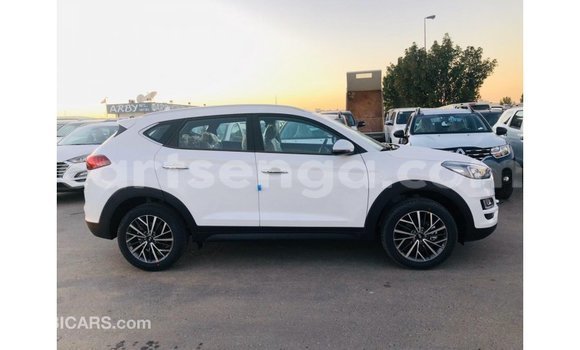 Nunua Imported Hyundai Tucson White Gari ndani ya Import - Dubai nchini Hhohho Nunua Imported Hyundai Tucson White Gari ndani ya Import - Dubai nchini Hhohho