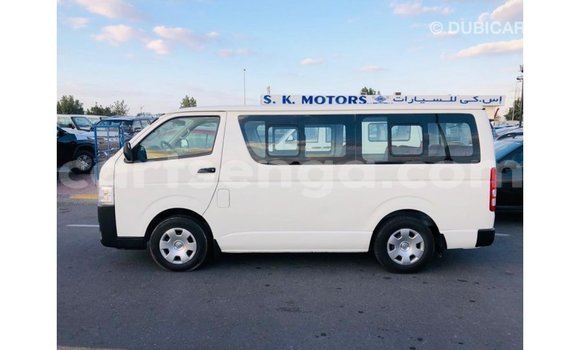 Nunua Imported Toyota Hiace White Gari ndani ya Import - Dubai nchini Hhohho Nunua Imported Toyota Hiace White Gari ndani ya Import - Dubai nchini Hhohho