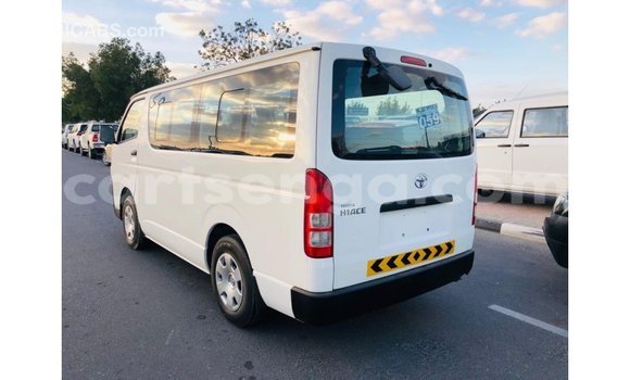 Nunua Imported Toyota Hiace White Gari ndani ya Import - Dubai nchini Hhohho Nunua Imported Toyota Hiace White Gari ndani ya Import - Dubai nchini Hhohho