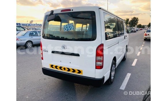Nunua Imported Toyota Hiace White Gari ndani ya Import - Dubai nchini Hhohho Nunua Imported Toyota Hiace White Gari ndani ya Import - Dubai nchini Hhohho