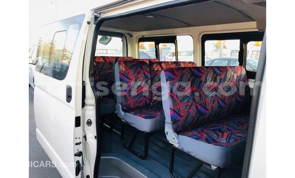 Nunua Imported Toyota Hiace White Gari ndani ya Import - Dubai nchini Hhohho Nunua Imported Toyota Hiace White Gari ndani ya Import - Dubai nchini Hhohho