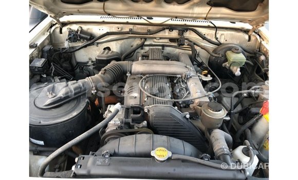 Nunua Imported Toyota Land Cruiser White Gari ndani ya Import - Dubai nchini Hhohho Nunua Imported Toyota Land Cruiser White Gari ndani ya Import - Dubai nchini Hhohho