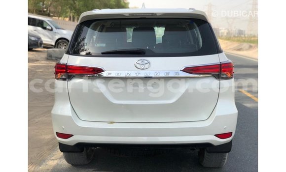 Nunua Imported Toyota Fortuner White Gari ndani ya Import - Dubai nchini Hhohho Nunua Imported Toyota Fortuner White Gari ndani ya Import - Dubai nchini Hhohho