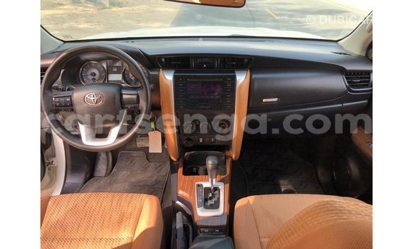 Nunua Imported Toyota Fortuner White Gari ndani ya Import - Dubai nchini Hhohho Nunua Imported Toyota Fortuner White Gari ndani ya Import - Dubai nchini Hhohho