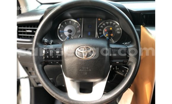 Nunua Imported Toyota Fortuner White Gari ndani ya Import - Dubai nchini Hhohho Nunua Imported Toyota Fortuner White Gari ndani ya Import - Dubai nchini Hhohho