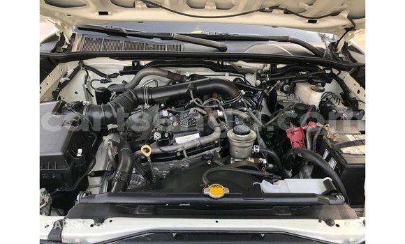 Nunua Imported Toyota Fortuner White Gari ndani ya Import - Dubai nchini Hhohho Nunua Imported Toyota Fortuner White Gari ndani ya Import - Dubai nchini Hhohho