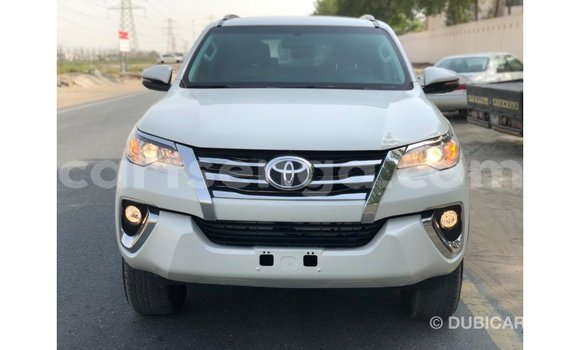 Nunua Imported Toyota Fortuner White Gari ndani ya Import - Dubai nchini Hhohho Nunua Imported Toyota Fortuner White Gari ndani ya Import - Dubai nchini Hhohho