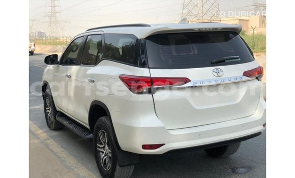 Nunua Imported Toyota Fortuner White Gari ndani ya Import - Dubai nchini Hhohho Nunua Imported Toyota Fortuner White Gari ndani ya Import - Dubai nchini Hhohho
