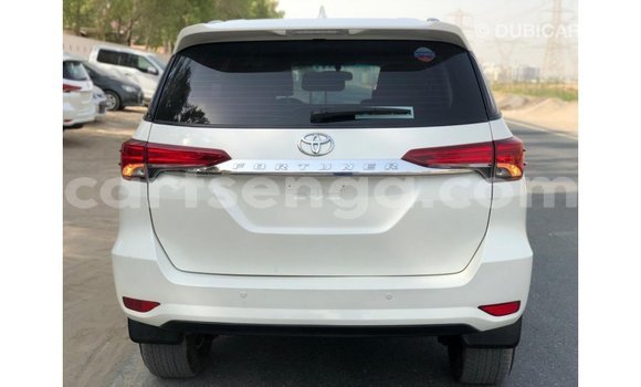Nunua Imported Toyota Fortuner White Gari ndani ya Import - Dubai nchini Hhohho Nunua Imported Toyota Fortuner White Gari ndani ya Import - Dubai nchini Hhohho