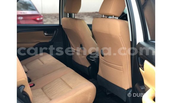 Nunua Imported Toyota Fortuner White Gari ndani ya Import - Dubai nchini Hhohho Nunua Imported Toyota Fortuner White Gari ndani ya Import - Dubai nchini Hhohho