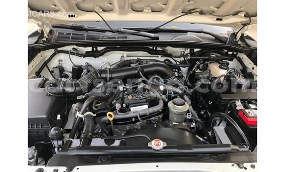 Nunua Imported Toyota Fortuner White Gari ndani ya Import - Dubai nchini Hhohho Nunua Imported Toyota Fortuner White Gari ndani ya Import - Dubai nchini Hhohho