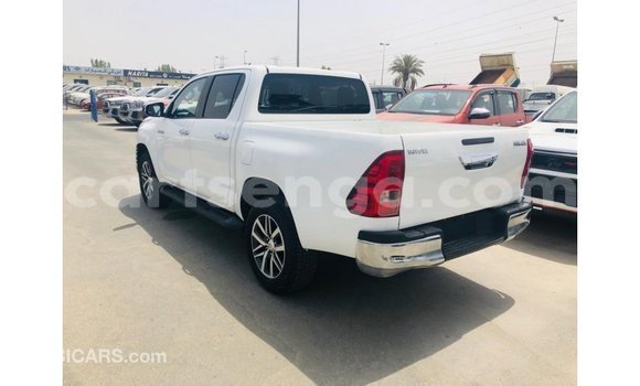 Nunua Imported Toyota Hilux White Gari ndani ya Import - Dubai nchini Hhohho Nunua Imported Toyota Hilux White Gari ndani ya Import - Dubai nchini Hhohho
