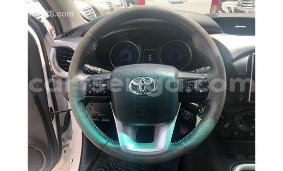 Nunua Imported Toyota Hilux White Gari ndani ya Import - Dubai nchini Hhohho Nunua Imported Toyota Hilux White Gari ndani ya Import - Dubai nchini Hhohho