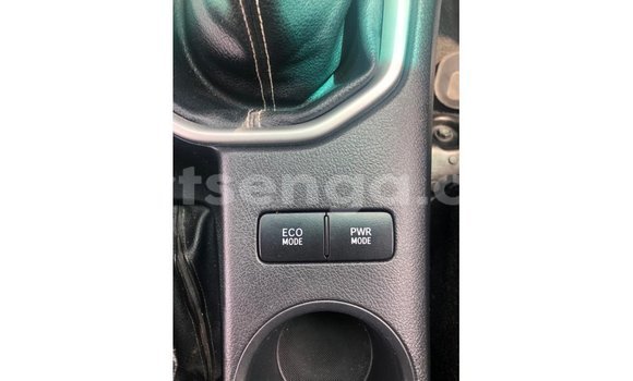 Nunua Imported Toyota Hilux White Gari ndani ya Import - Dubai nchini Hhohho Nunua Imported Toyota Hilux White Gari ndani ya Import - Dubai nchini Hhohho