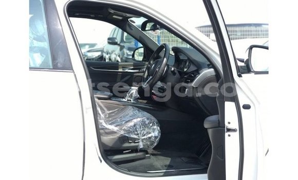 Nunua Imported BMW X5 White Gari ndani ya Import - Dubai nchini Hhohho Nunua Imported BMW X5 White Gari ndani ya Import - Dubai nchini Hhohho