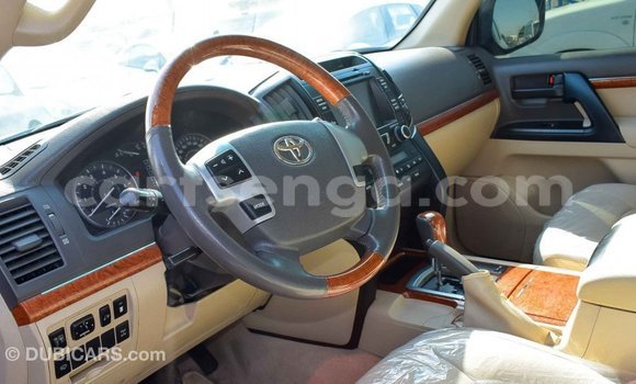 Acheter Import Voiture Toyota Land Cruiser Autre à Import - Dubai, Hhohho Acheter Import Voiture Toyota Land Cruiser Autre à Import - Dubai, Hhohho