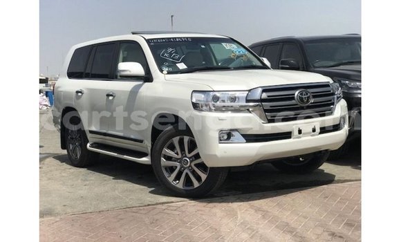 Nunua Imported Toyota Land Cruiser White Gari ndani ya Import - Dubai nchini Hhohho Nunua Imported Toyota Land Cruiser White Gari ndani ya Import - Dubai nchini Hhohho