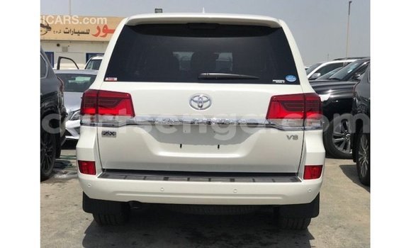 Nunua Imported Toyota Land Cruiser White Gari ndani ya Import - Dubai nchini Hhohho Nunua Imported Toyota Land Cruiser White Gari ndani ya Import - Dubai nchini Hhohho