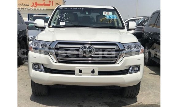 Nunua Imported Toyota Land Cruiser White Gari ndani ya Import - Dubai nchini Hhohho Nunua Imported Toyota Land Cruiser White Gari ndani ya Import - Dubai nchini Hhohho