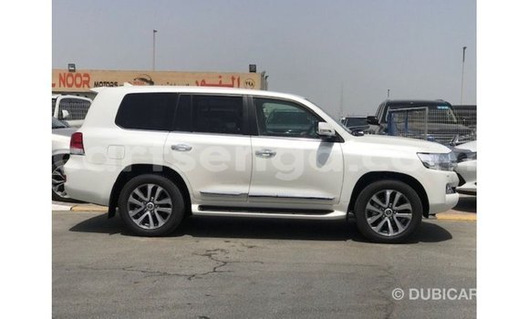 Nunua Imported Toyota Land Cruiser White Gari ndani ya Import - Dubai nchini Hhohho Nunua Imported Toyota Land Cruiser White Gari ndani ya Import - Dubai nchini Hhohho