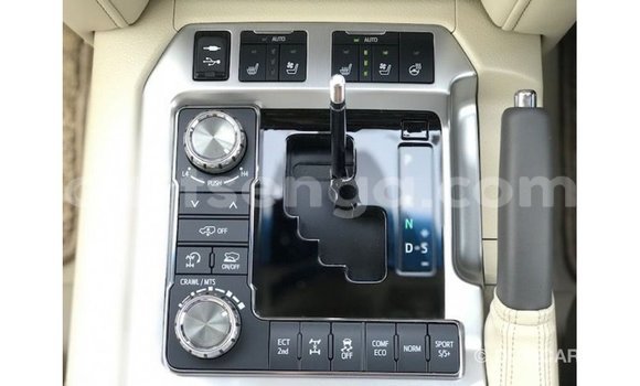 Nunua Imported Toyota Land Cruiser White Gari ndani ya Import - Dubai nchini Hhohho Nunua Imported Toyota Land Cruiser White Gari ndani ya Import - Dubai nchini Hhohho