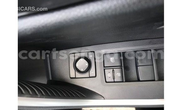 Nunua Imported Toyota 4Runner White Gari ndani ya Import - Dubai nchini Hhohho Nunua Imported Toyota 4Runner White Gari ndani ya Import - Dubai nchini Hhohho