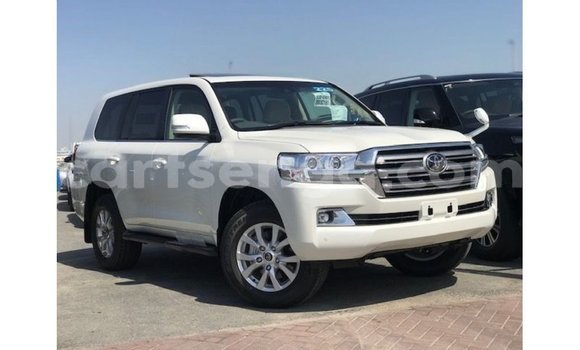 Nunua Imported Toyota Land Cruiser White Gari ndani ya Import - Dubai nchini Hhohho