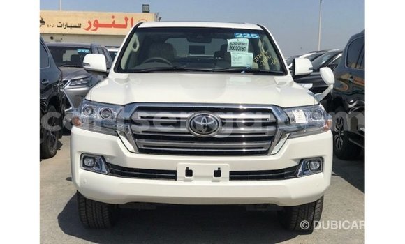 Acheter Import Voiture Toyota Land Cruiser Blanc à Import - Dubai, Hhohho Acheter Import Voiture Toyota Land Cruiser Blanc à Import - Dubai, Hhohho