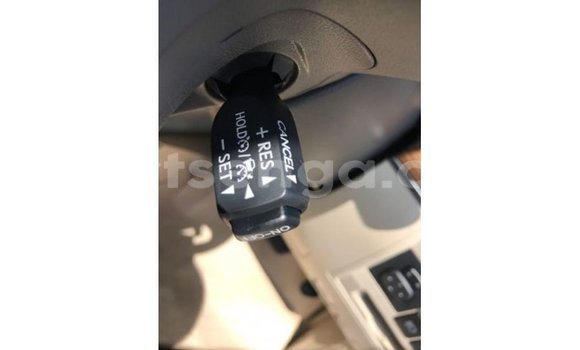 Acheter Import Voiture Toyota Land Cruiser Blanc à Import - Dubai, Hhohho Acheter Import Voiture Toyota Land Cruiser Blanc à Import - Dubai, Hhohho