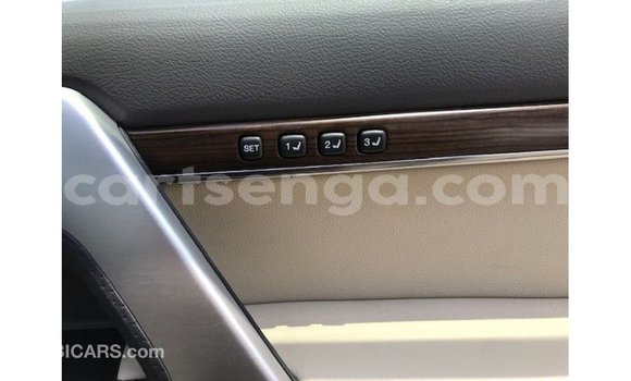 Nunua Imported Toyota Land Cruiser White Gari ndani ya Import - Dubai nchini Hhohho Nunua Imported Toyota Land Cruiser White Gari ndani ya Import - Dubai nchini Hhohho