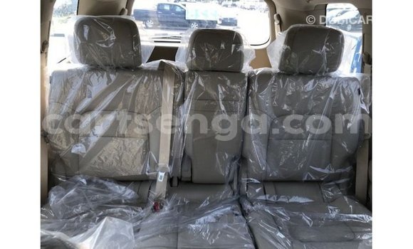 Acheter Import Voiture Toyota Land Cruiser Noir à Import - Dubai, Hhohho Acheter Import Voiture Toyota Land Cruiser Noir à Import - Dubai, Hhohho