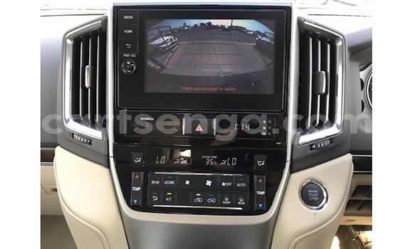 Acheter Import Voiture Toyota Land Cruiser Noir à Import - Dubai, Hhohho Acheter Import Voiture Toyota Land Cruiser Noir à Import - Dubai, Hhohho