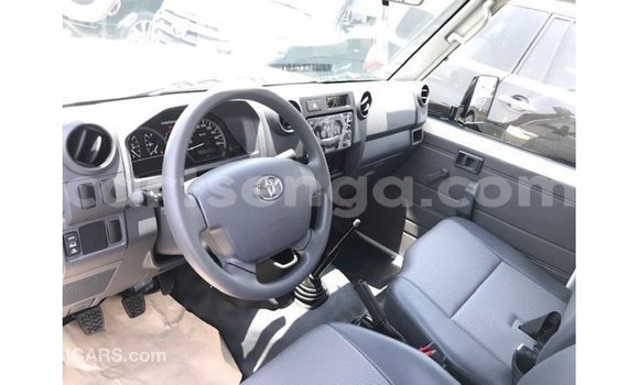 Nunua Imported Toyota Land Cruiser White Gari ndani ya Import - Dubai nchini Hhohho Nunua Imported Toyota Land Cruiser White Gari ndani ya Import - Dubai nchini Hhohho