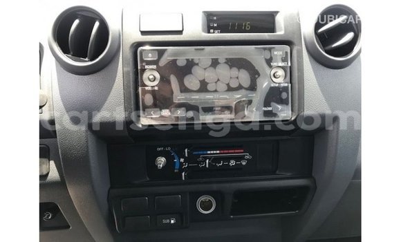 Nunua Imported Toyota Land Cruiser White Gari ndani ya Import - Dubai nchini Hhohho Nunua Imported Toyota Land Cruiser White Gari ndani ya Import - Dubai nchini Hhohho