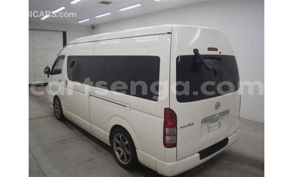 Acheter Import Voiture Toyota Hiace Blanc à Import - Dubai, Hhohho Acheter Import Voiture Toyota Hiace Blanc à Import - Dubai, Hhohho