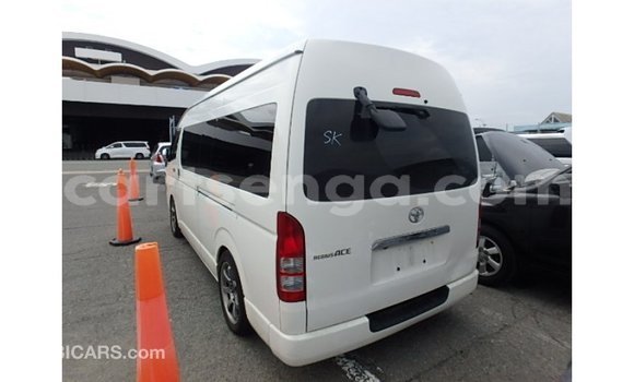 Acheter Import Voiture Toyota Hiace Blanc à Import - Dubai, Hhohho Acheter Import Voiture Toyota Hiace Blanc à Import - Dubai, Hhohho
