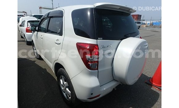 Acheter Import Voiture Toyota Rush Blanc à Import - Dubai, Hhohho Acheter Import Voiture Toyota Rush Blanc à Import - Dubai, Hhohho