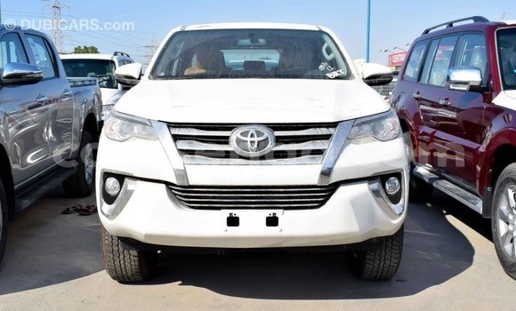 Buy Import Toyota Fortuner White Car in Import - Dubai in Hhohho Buy Import Toyota Fortuner White Car in Import - Dubai in Hhohho