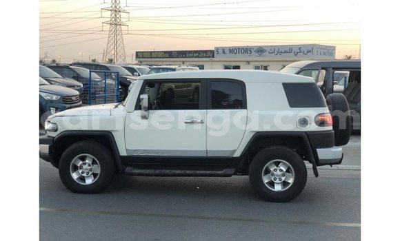 Nunua Imported Toyota FJ Cruiser White Gari ndani ya Import - Dubai nchini Hhohho Nunua Imported Toyota FJ Cruiser White Gari ndani ya Import - Dubai nchini Hhohho