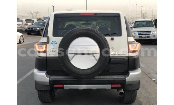 Nunua Imported Toyota FJ Cruiser White Gari ndani ya Import - Dubai nchini Hhohho Nunua Imported Toyota FJ Cruiser White Gari ndani ya Import - Dubai nchini Hhohho