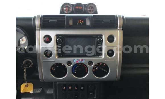 Nunua Imported Toyota FJ Cruiser White Gari ndani ya Import - Dubai nchini Hhohho Nunua Imported Toyota FJ Cruiser White Gari ndani ya Import - Dubai nchini Hhohho