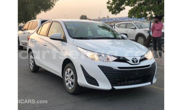 Nunua Imported Toyota Yaris White Gari ndani ya Import - Dubai nchini Hhohho Nunua Imported Toyota Yaris White Gari ndani ya Import - Dubai nchini Hhohho