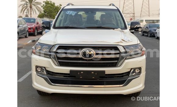 Nunua Imported Toyota Land Cruiser White Gari ndani ya Import - Dubai nchini Hhohho Nunua Imported Toyota Land Cruiser White Gari ndani ya Import - Dubai nchini Hhohho