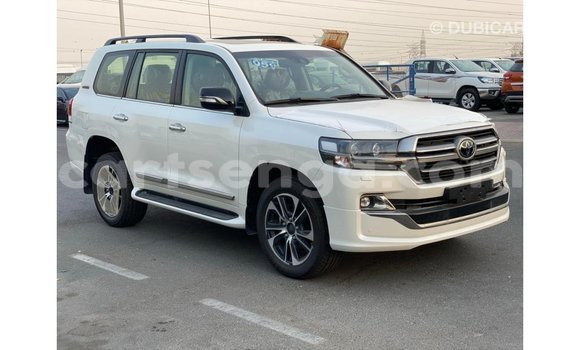 Nunua Imported Toyota Land Cruiser White Gari ndani ya Import - Dubai nchini Hhohho Nunua Imported Toyota Land Cruiser White Gari ndani ya Import - Dubai nchini Hhohho