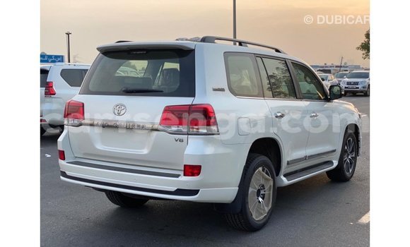 Nunua Imported Toyota Land Cruiser White Gari ndani ya Import - Dubai nchini Hhohho Nunua Imported Toyota Land Cruiser White Gari ndani ya Import - Dubai nchini Hhohho
